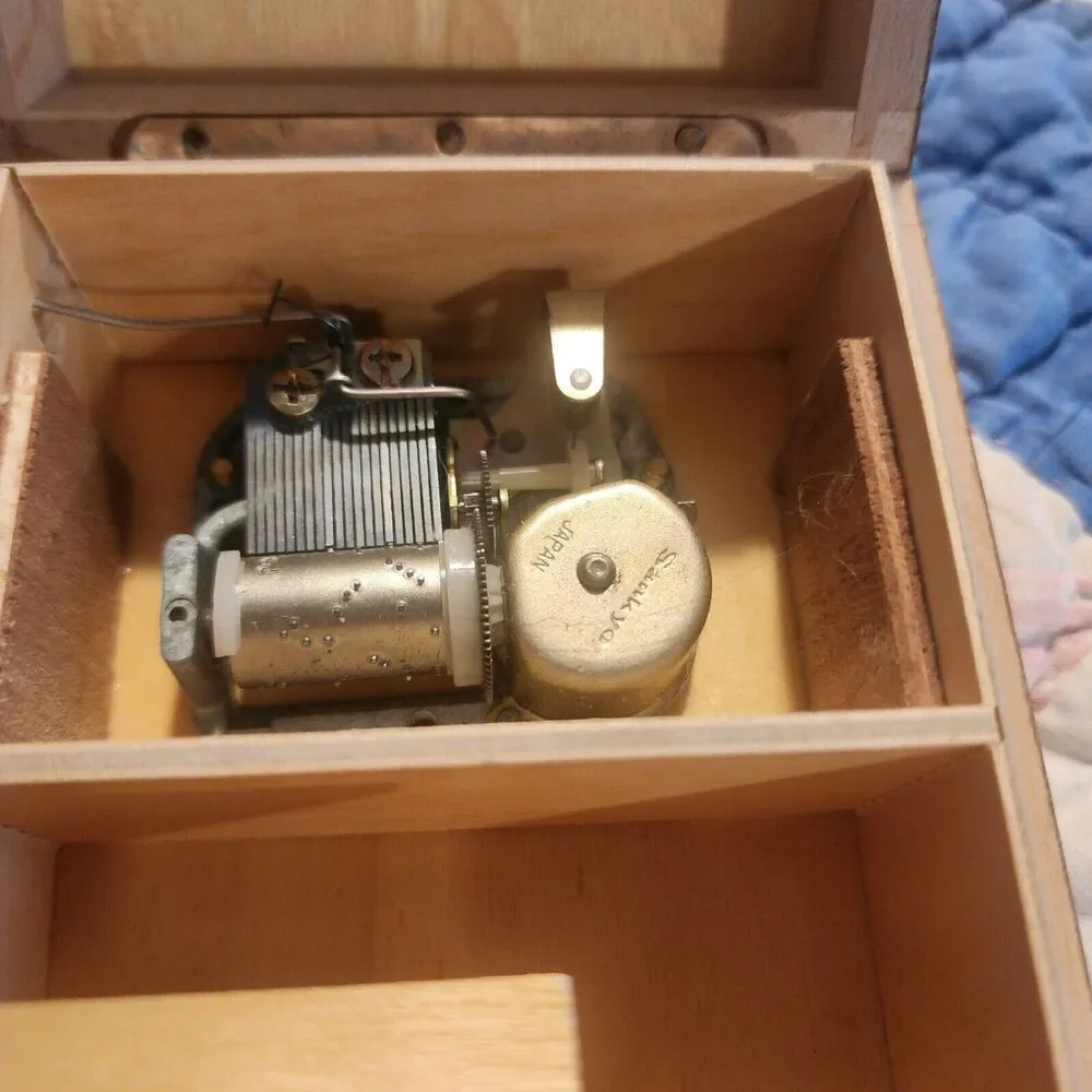 Vtg Reuge Hummel Music box Doctor Zhivago Lara's Theme